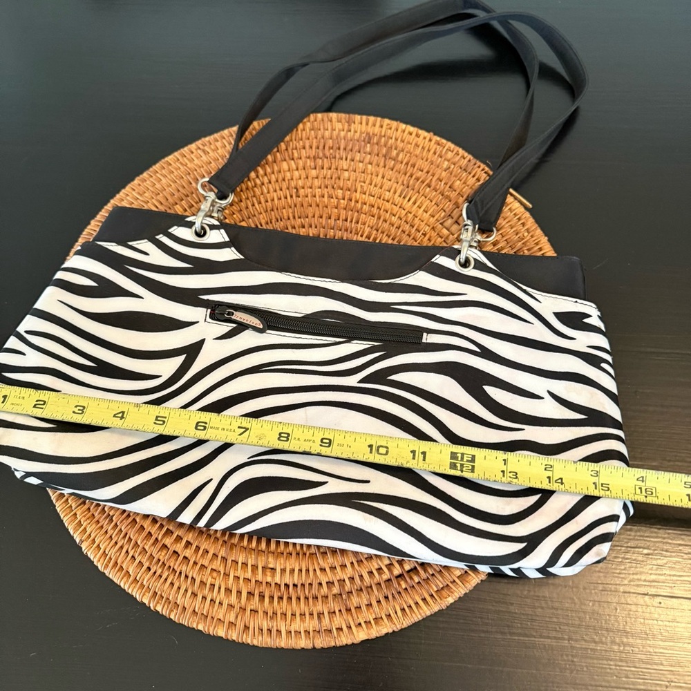 Travelon Stylish Black and White Zebra Print Women's Bag - Picture 5 of 10